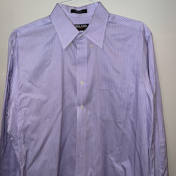 Kirkland Signature mens shirt. - Picture 3 of 9